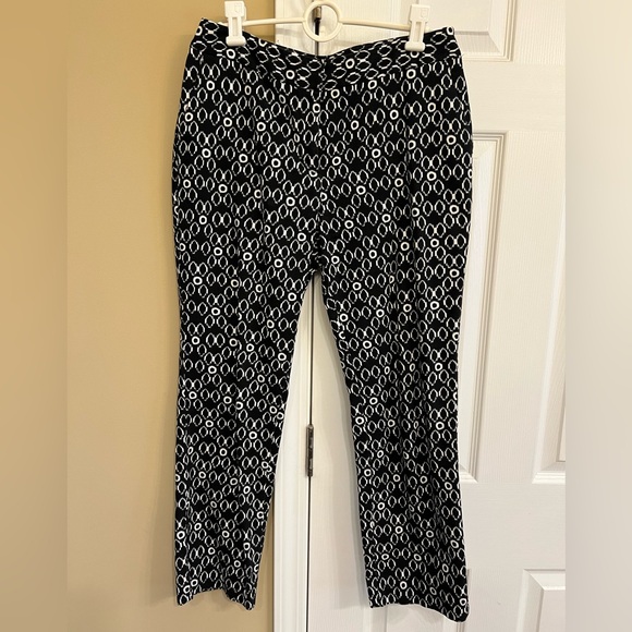 Rafaella pants in great condition, Size 8, black & white pattern. Ankle length - Picture 1 of 3